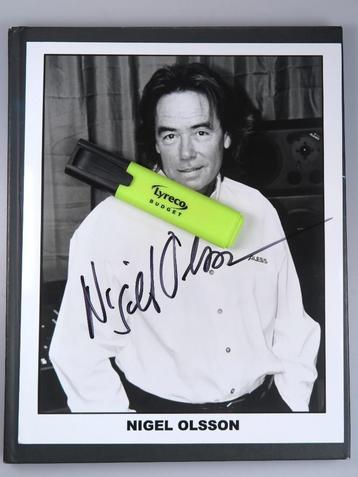 Gesigneerde Promotie foto Nigel Olsson (drummer Elton John) beschikbaar voor biedingen