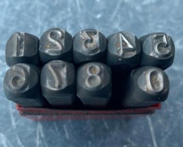 Klassieke slagcijfers Set 6mm beschikbaar voor biedingen