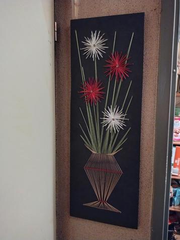  Vaas met draad en spijkers op lijst beschikbaar voor biedingen