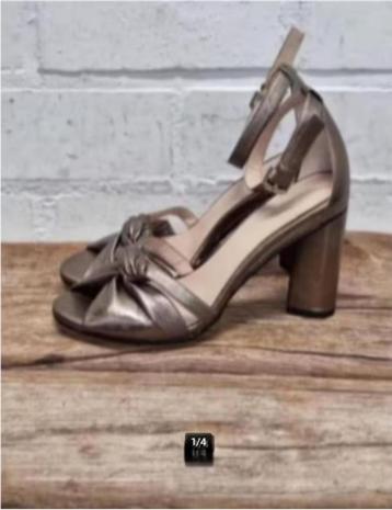 WHAT FOR - Mooie Leren sandalen met hak maat 38 - Als nieuw beschikbaar voor biedingen