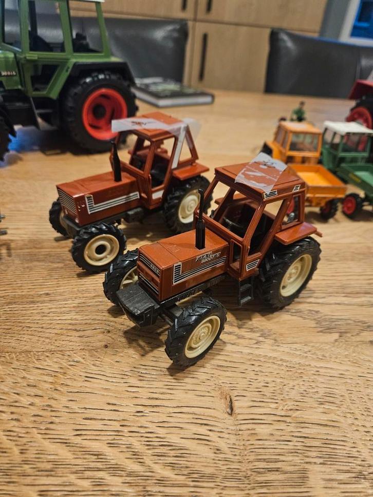 Miniaturen Renault,Fiat,Valtra,,Fendt,Unimog,Mb Track, Hobby en Vrije tijd, Modelbouw | Auto's en Voertuigen, Gebruikt, Auto, 1:32 tot 1:50