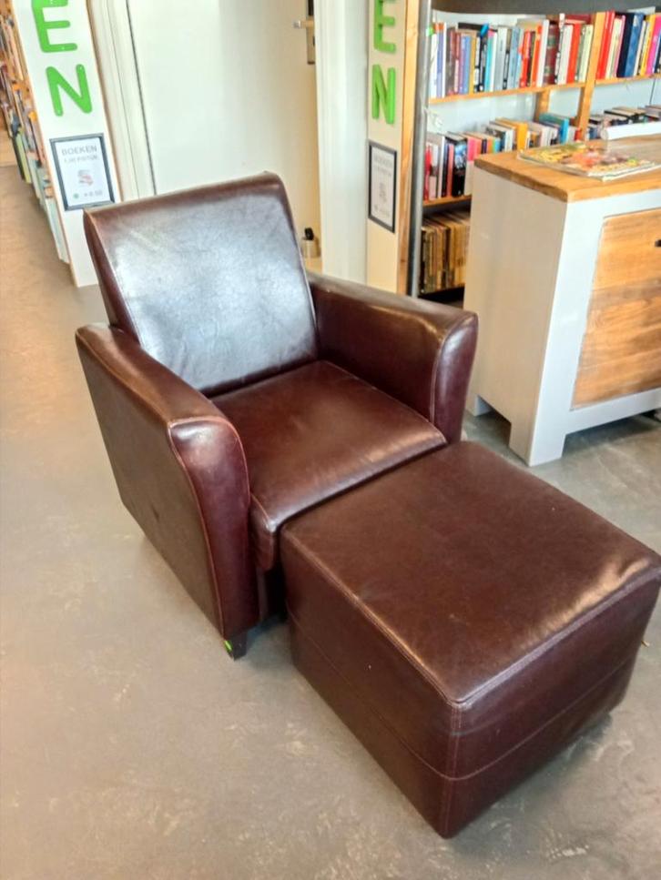 Feautuil en hocker, Bruin, leer, Huis en Inrichting, Stoelen, Zo goed als nieuw, Eén, Leer, Bruin, Ophalen
