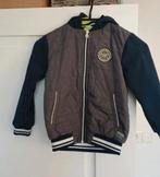 WE tussenjas maat 110 - lichte vlekken, Kinderen en Baby's, Kinderkleding | Maat 110, Ophalen, Gebruikt, WE, Jongen