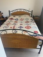 Complete bet met matras en nachtkastjes, Huis en Inrichting, Slaapkamer | Complete slaapkamers, Ophalen, Zo goed als nieuw, Tweepersoons