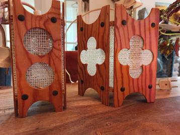 Set van 2 Zweedse retro houten hanglampen – jaren ’60 stijl beschikbaar voor biedingen