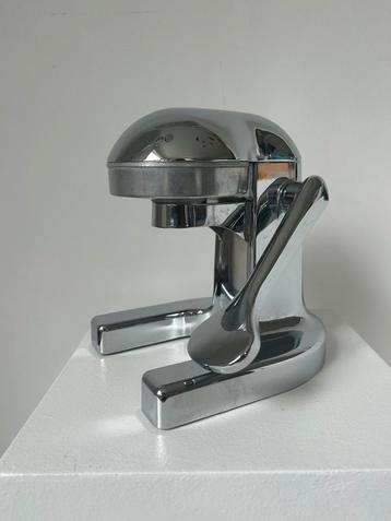 Vintage Space Age citruspers beschikbaar voor biedingen