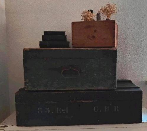 Oude kist / zwart kistje / gereedschapskist, Antiek en Kunst, Curiosa en Brocante, Ophalen