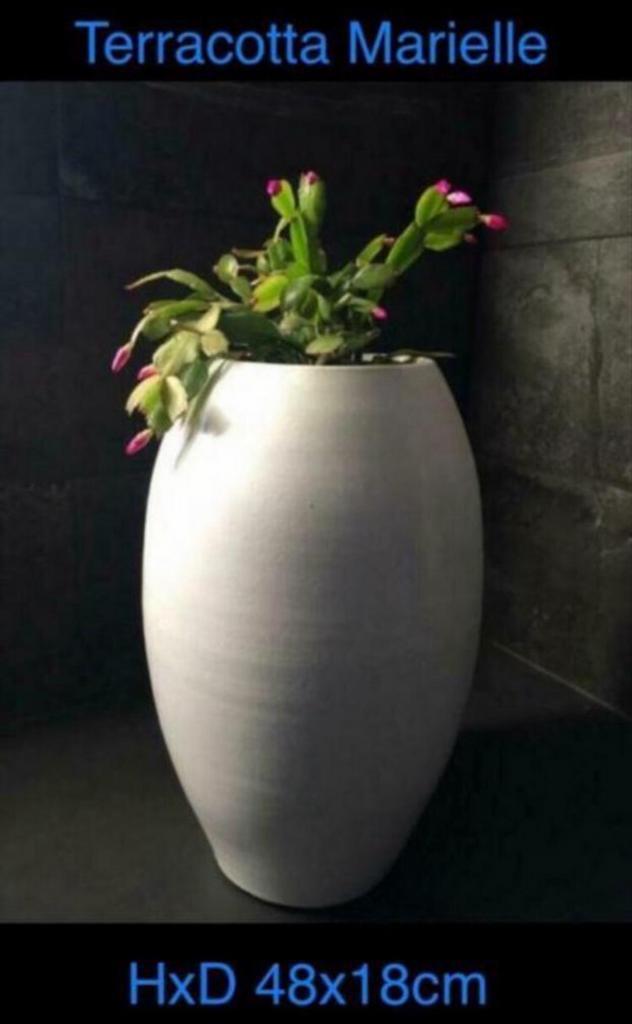 Hoge grote vaas terracotta hoge bloempot stijlvol handwerk, Tuin en Terras, Bloempotten, Zo goed als nieuw, Terracotta, Binnen
