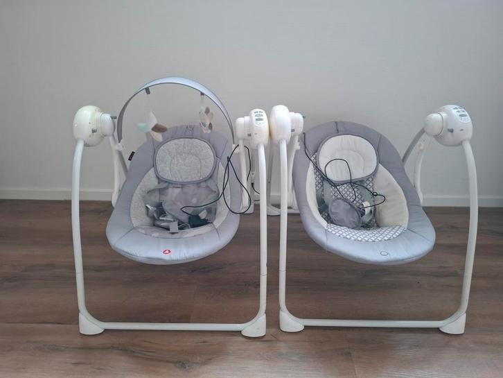 2 Mooie Schommelstoelen voor Baby's, Kinderen en Baby's, Wipstoeltjes, Gebruikt, Schommelstoel, Topmark, Met gordel(s) of riempje(s)