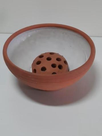 terra cotta pique fleurs - rozensteker . jaren '50-'60 beschikbaar voor biedingen
