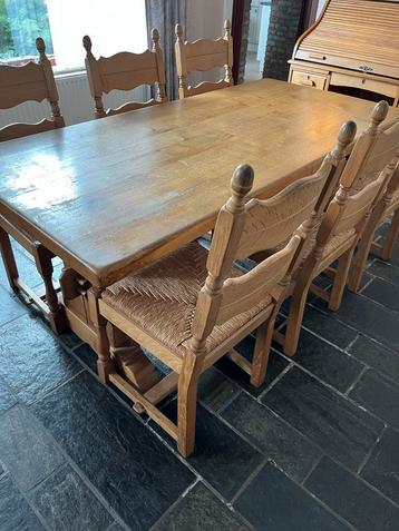 Eiken Eettafel met 6 Stoelen beschikbaar voor biedingen