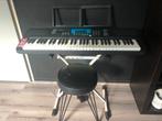 Keyboard met standaard en kruk, Muziek en Instrumenten, Keyboards, Overige merken, 61 toetsen, Met standaard, Gebruikt