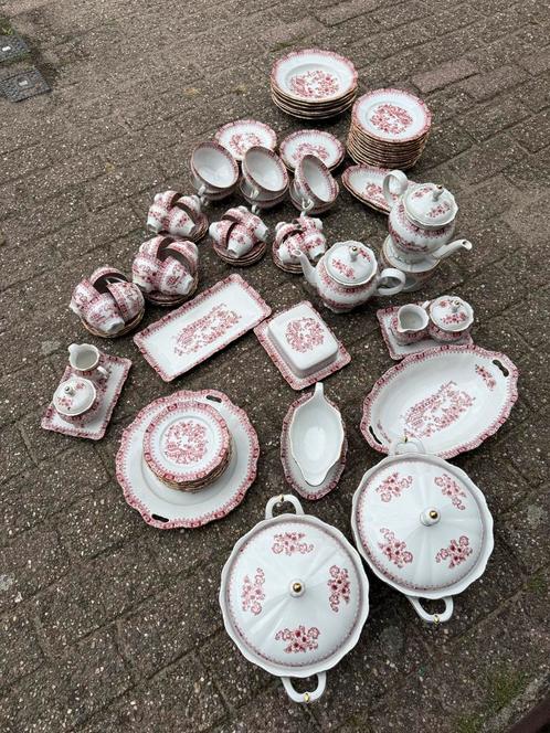 Seltmann theresia rood serviesgoed 70 delig, Antiek en Kunst, Antiek | Servies compleet, Ophalen