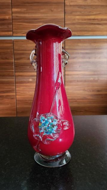 Murano Vaas Rood met Bloemen beschikbaar voor biedingen