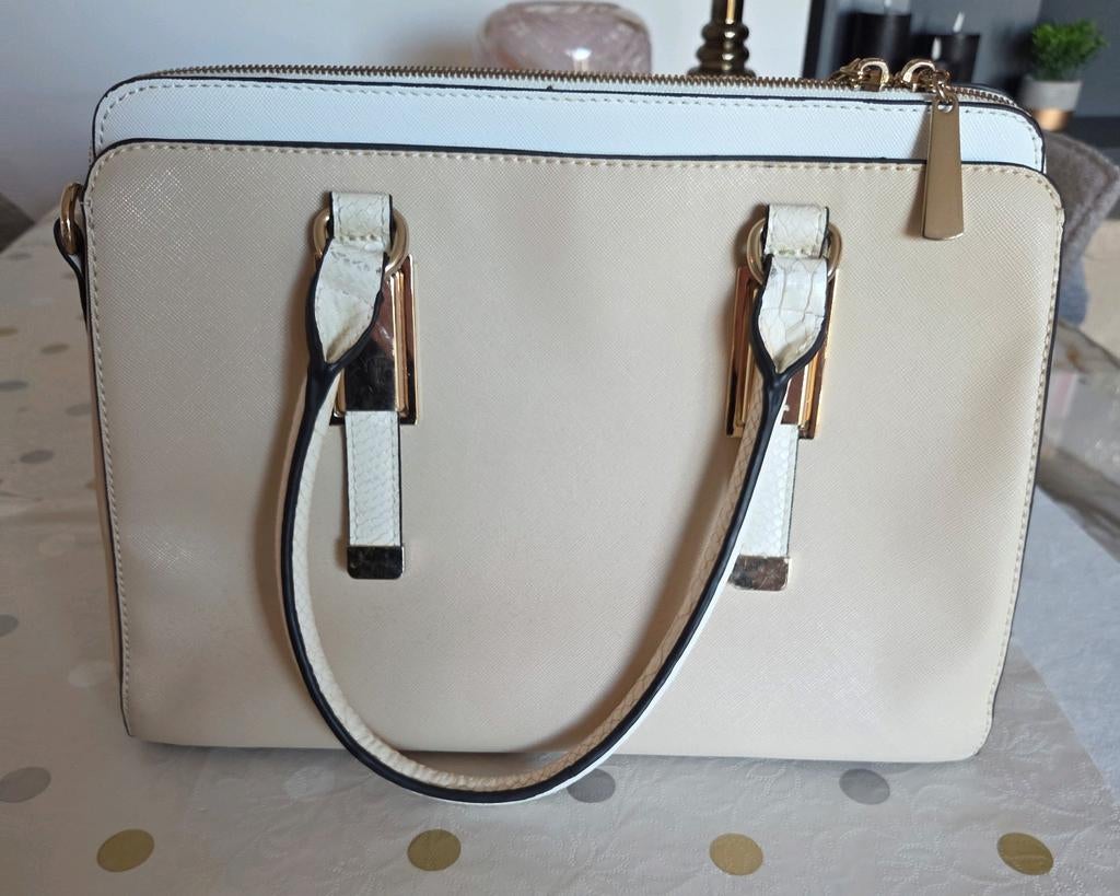 Funa schoudertas/handtas tas, Sieraden, Tassen en Uiterlijk, Tassen | Damestassen, Ophalen, Zo goed als nieuw, Beige, Handtas
