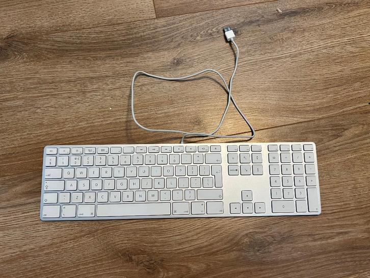 Apple Mac Magic Keyboard USB met numeriek deel A1243, Computers en Software, Toetsenborden, Zo goed als nieuw, Numeriek, Ophalen of Verzenden