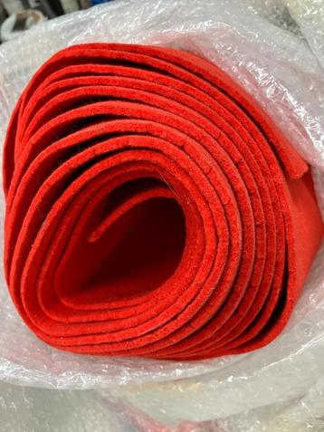 rode wolvilt, meters op rol, voor hergebruik, 5 mm dik beschikbaar voor biedingen