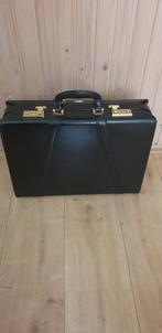 Luxe leren attachekoffer (Sacchi), Sieraden, Tassen en Uiterlijk, Koffers, Slot, Ophalen of Verzenden, Zo goed als nieuw, Minder dan 35 cm