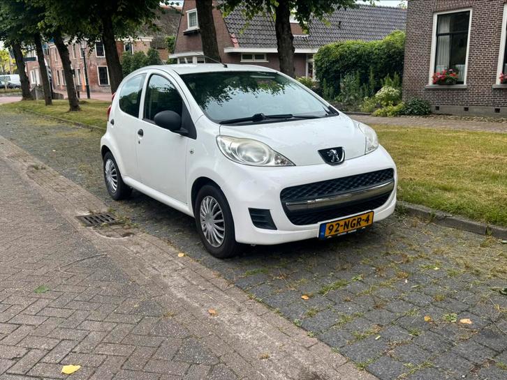 Peugeot 107 1.0 12V 5DR 2010 Wit, Auto's, Peugeot, Particulier, Benzine, A, Hatchback, Handgeschakeld, Origineel Nederlands, Wit