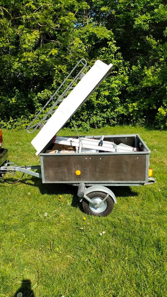 Kar in goede staat met ingebouwde electriciteit, Auto diversen, Aanhangers en Bagagewagens, Gebruikt, Ophalen