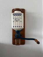 Antieke Wandkoffiemolen, Ophalen of Verzenden