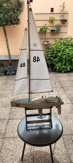Rc racing sailboot 1:25 L'intrépide, Hobby en Vrije tijd, Modelbouw | Boten en Schepen, Ophalen, Zo goed als nieuw, Overige merken