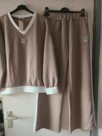 Nieuw 2delig pak 42 44 taupe, Kleding | Dames, Ophalen of Verzenden, Nieuw, Maat 42/44 (L)