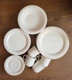 Servies voor 4 personen creme/wit, Overige materialen, Ophalen of Verzenden, Zo goed als nieuw, Bord(en)