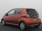 Toyota Aygo 1.0 VVT-i Dynamic Orange AIRCO / ELEK RAMEN / BL, Voorwielaandrijving, Euro 5, Stof, Gebruikt