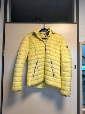 Hele leuke herfst/zomerjas beschikbaar voor biedingen