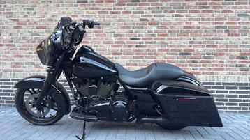 Harley Davidson 103 FLHX Street Glide CVO Blackout Streetgli beschikbaar voor biedingen