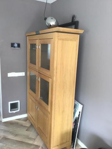 3 kasten dressoir. Tv kast en vitrinekast beschikbaar voor biedingen