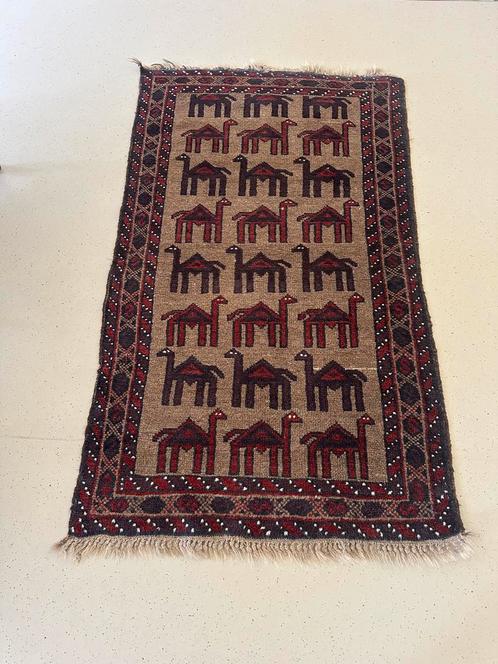Vintage Perzisch Tapijt - Kameelpatroon 135 x 83, Huis en Inrichting, Stoffering | Tapijten en Kleden, Gebruikt, 50 tot 100 cm