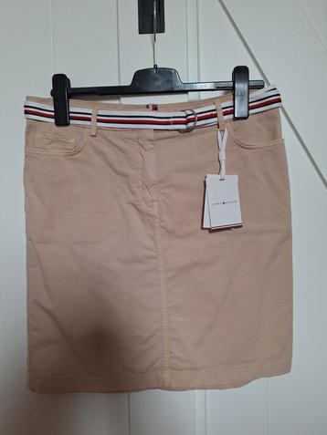 Rok Tommy Hilfiger  beschikbaar voor biedingen
