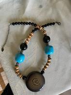 Ketting met blauw,zwart en verenmotief, Ophalen of Verzenden, Zo goed als nieuw, Blauw