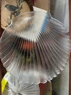 Glazen schaal in de vorm van een schelp, Schaal, Ophalen of Verzenden, Overige vormen, Glas