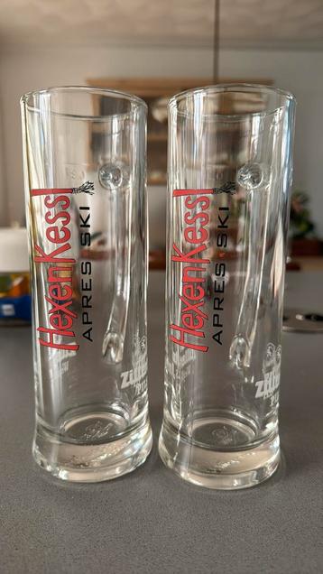 Twee leuke Wit bier glazen met oor beschikbaar voor biedingen