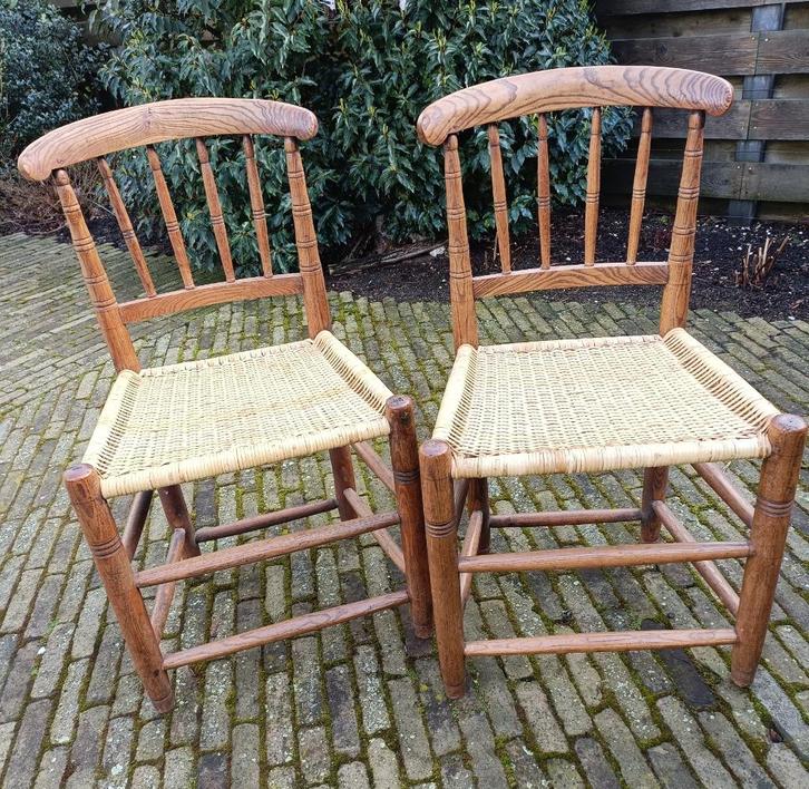 2 Vintage antieke rieten stoeltjes. Waarschijnlijk Engels, Antiek en Kunst, Antiek | Meubels | Stoelen en Banken, Ophalen