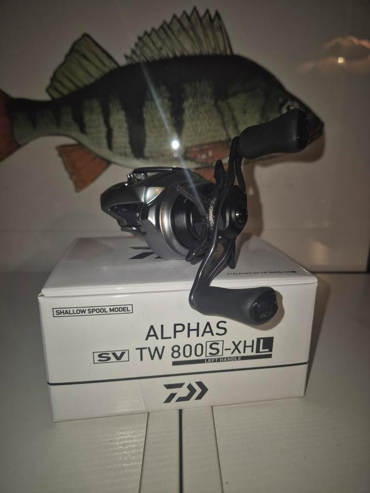 Daiwa 21 Alphas SV TW 800S-XHL Nieuw, Watersport en Boten, Hengelsport | Roofvissen, Nieuw, Molen, Ophalen of Verzenden