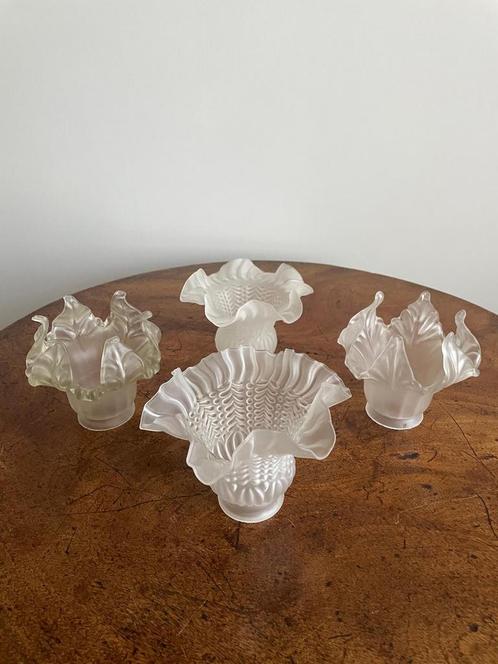 Antieke lampen kapjes van glas 4 st, Antiek en Kunst, Antiek | Lampen, Ophalen of Verzenden
