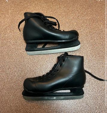 Kunstschaatsen maat 34 beschikbaar voor biedingen