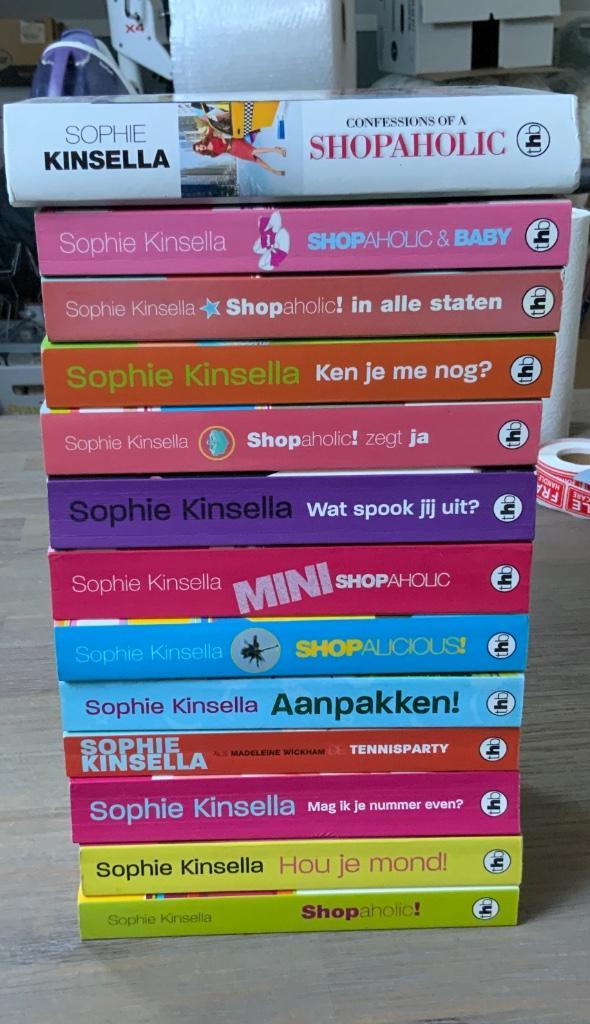 13 boeken van Sophie Kinsella, Boeken, Chicklit, Zo goed als nieuw, Ophalen of Verzenden