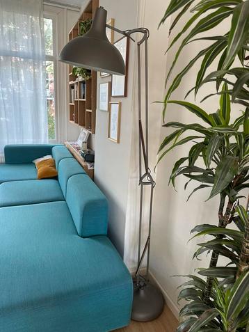Floor lamp beschikbaar voor biedingen