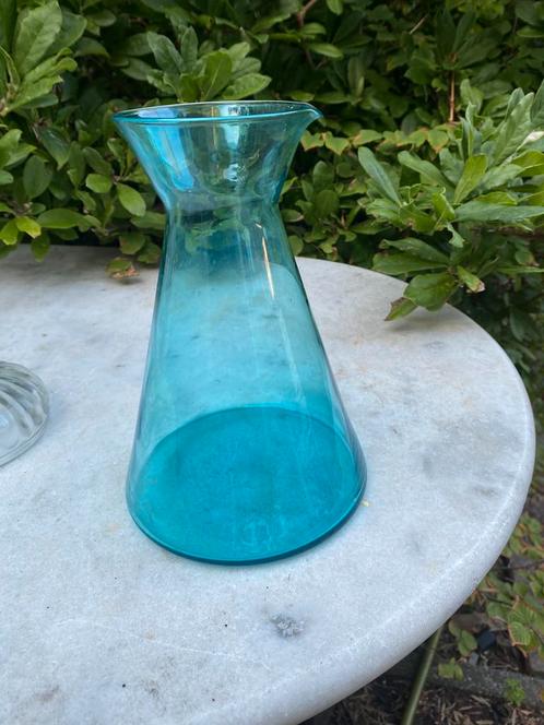 Scandinavische Karaf, Tuquoise , Handmade h 19 x 7,5x 14 cm, Antiek en Kunst, Antiek | Glas en Kristal, Ophalen of Verzenden