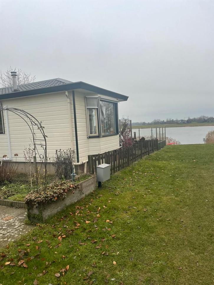 Luxe chalet aan de rivier met inboedel en boot, Huizen en Kamers, Recreatiewoningen te koop