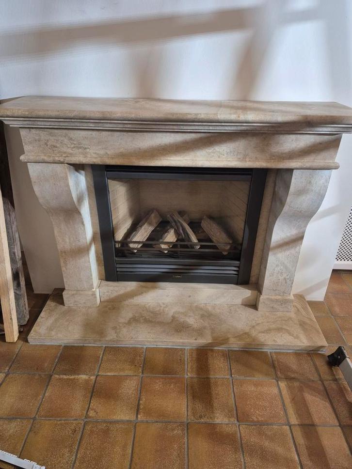 Franse marmeren haard ombouw met gashaard, Huis en Inrichting, Haarden, Ophalen