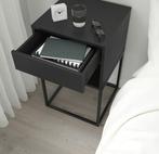 Bedside table VIKHAMMER IKEA, Huis en Inrichting, Slaapkamer | Nachtkastjes, Ophalen, Kunststof, Gebruikt, Minder dan 45 cm