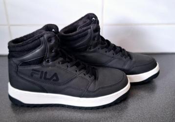Nieuwe hoge zwarte fila schoenen maat 41 beschikbaar voor biedingen