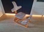 Stokke Varier kniestoel leder, Huis en Inrichting, Stoelen, Ophalen, Gebruikt, Bruin, Ergonomisch