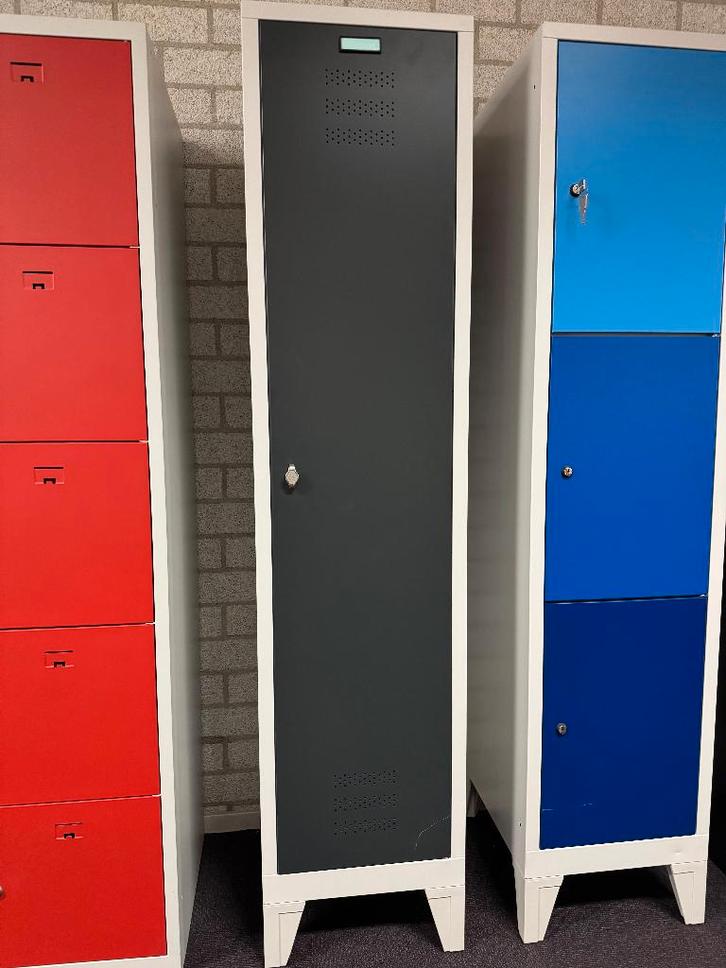 CLASSIC garderobekast, Huis en Inrichting, Kasten | Kledingkasten, Nieuw, 150 tot 200 cm, Minder dan 50 cm, 25 tot 50 cm, Met deur(en)